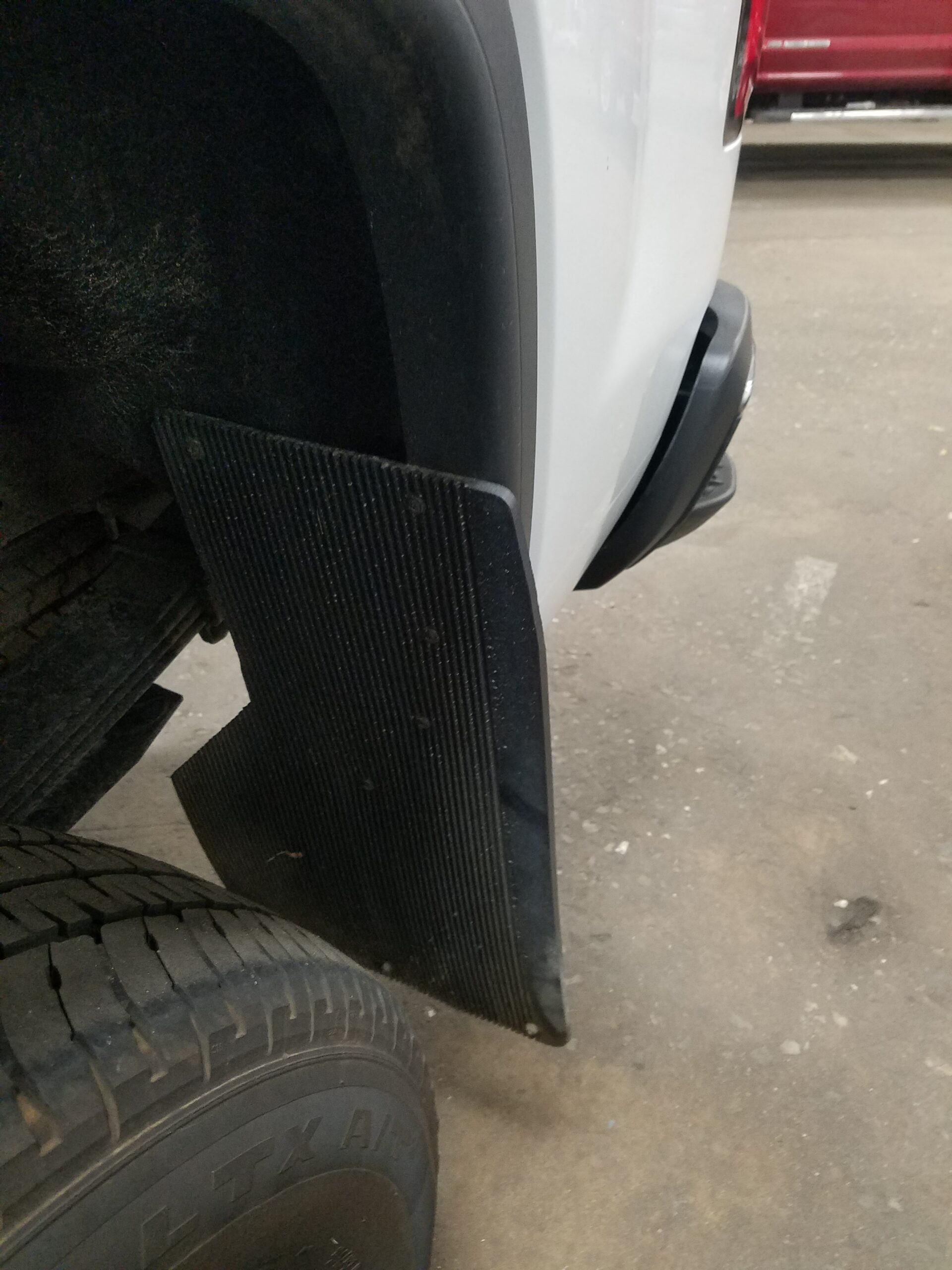 CAT Heavy Duty Universal Car Mud Flaps – Ultra Strong Splash Guards For Front Or Rear With Reflectors